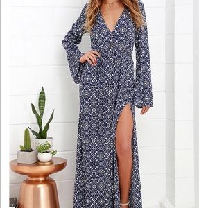 Lulu’s Blue Mandala Maxi Dress